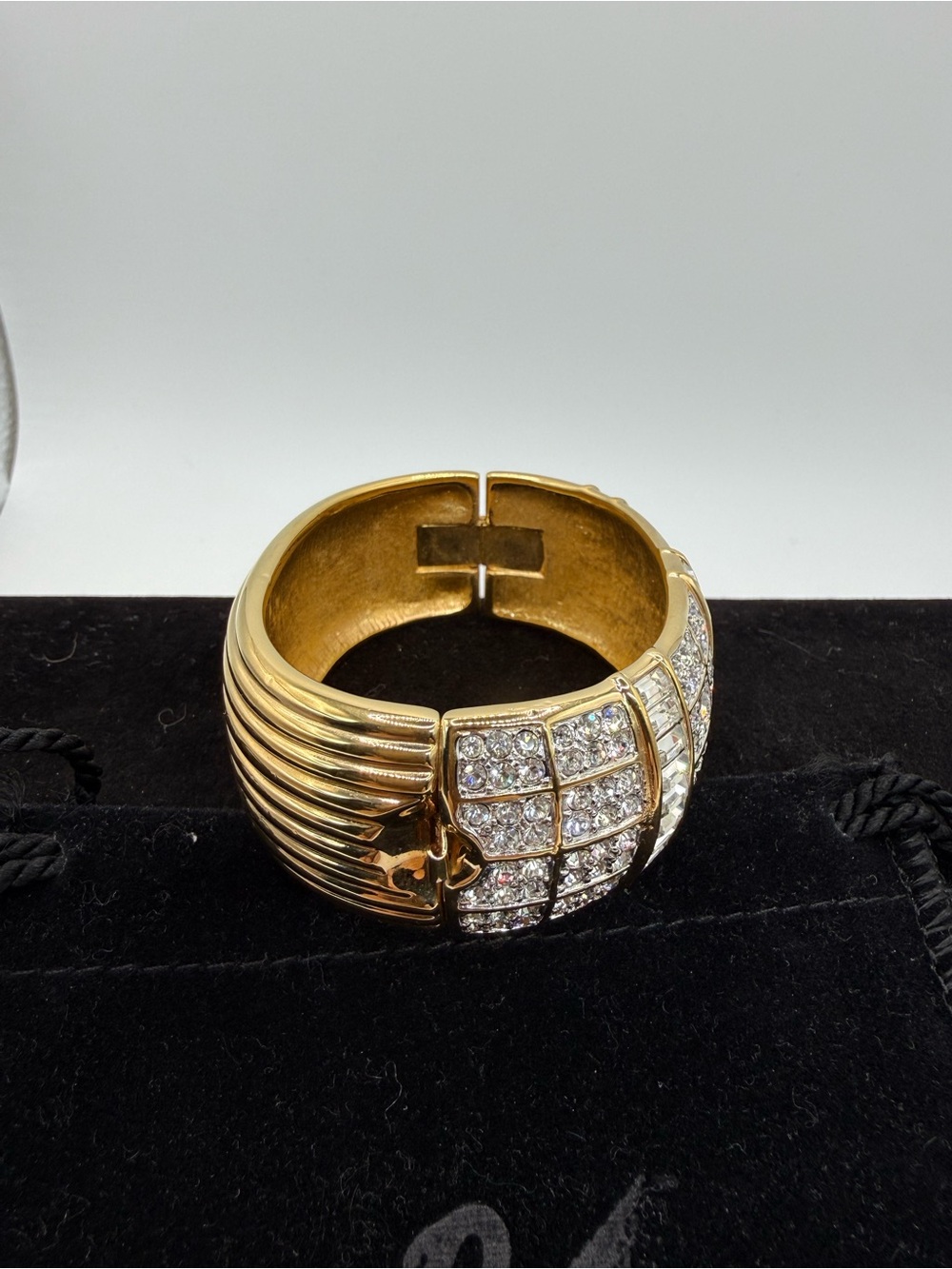 Vintage Swarovski Crystal Gold Tone Hinged Cuff Bracelet Baguette Pavé - Picture 3 of 7
